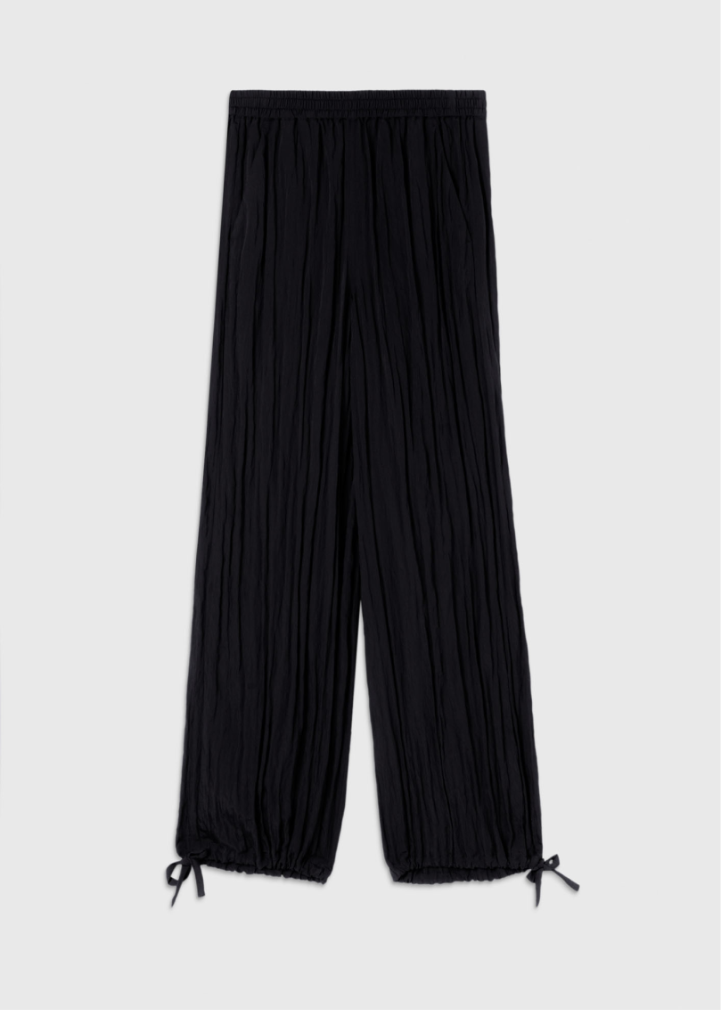 Flatshot of the balloon tie hem trouser
