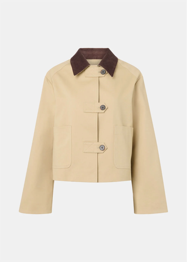 Flatshot of the corduroy collar jacket