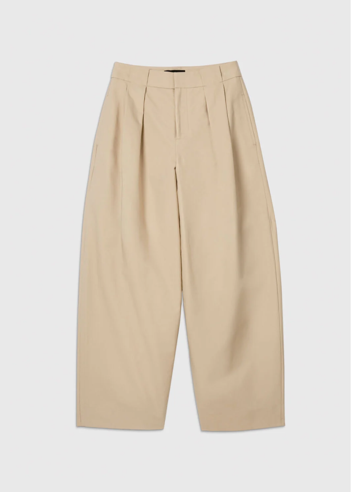 Flatshot of the cotton barrel leg