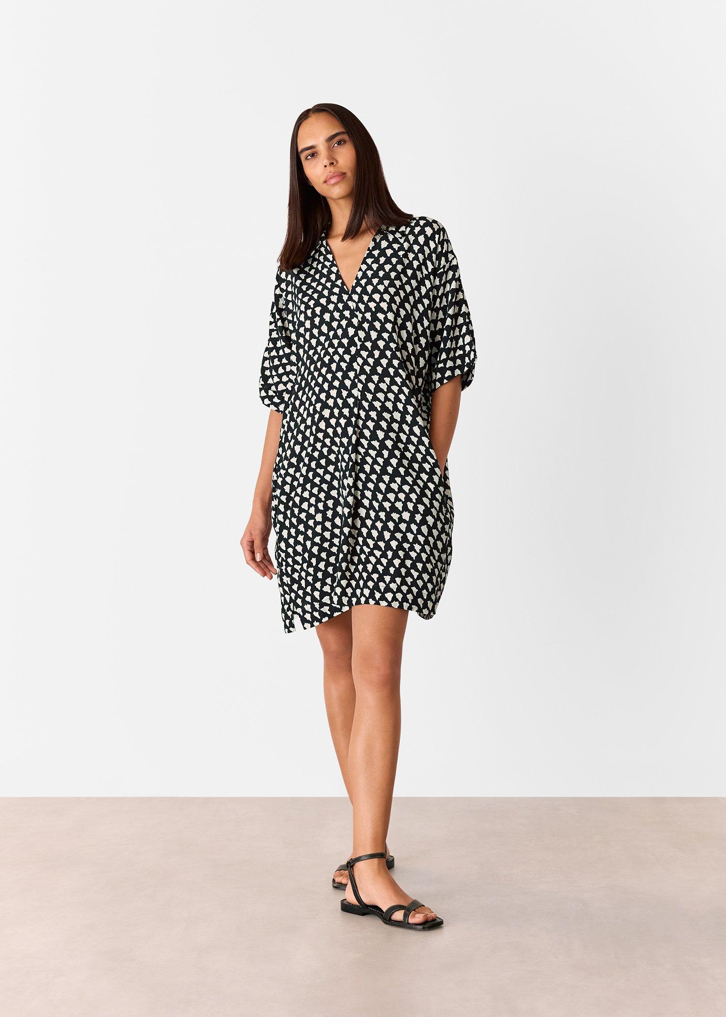 Black Triangle Relaxed Short Dress