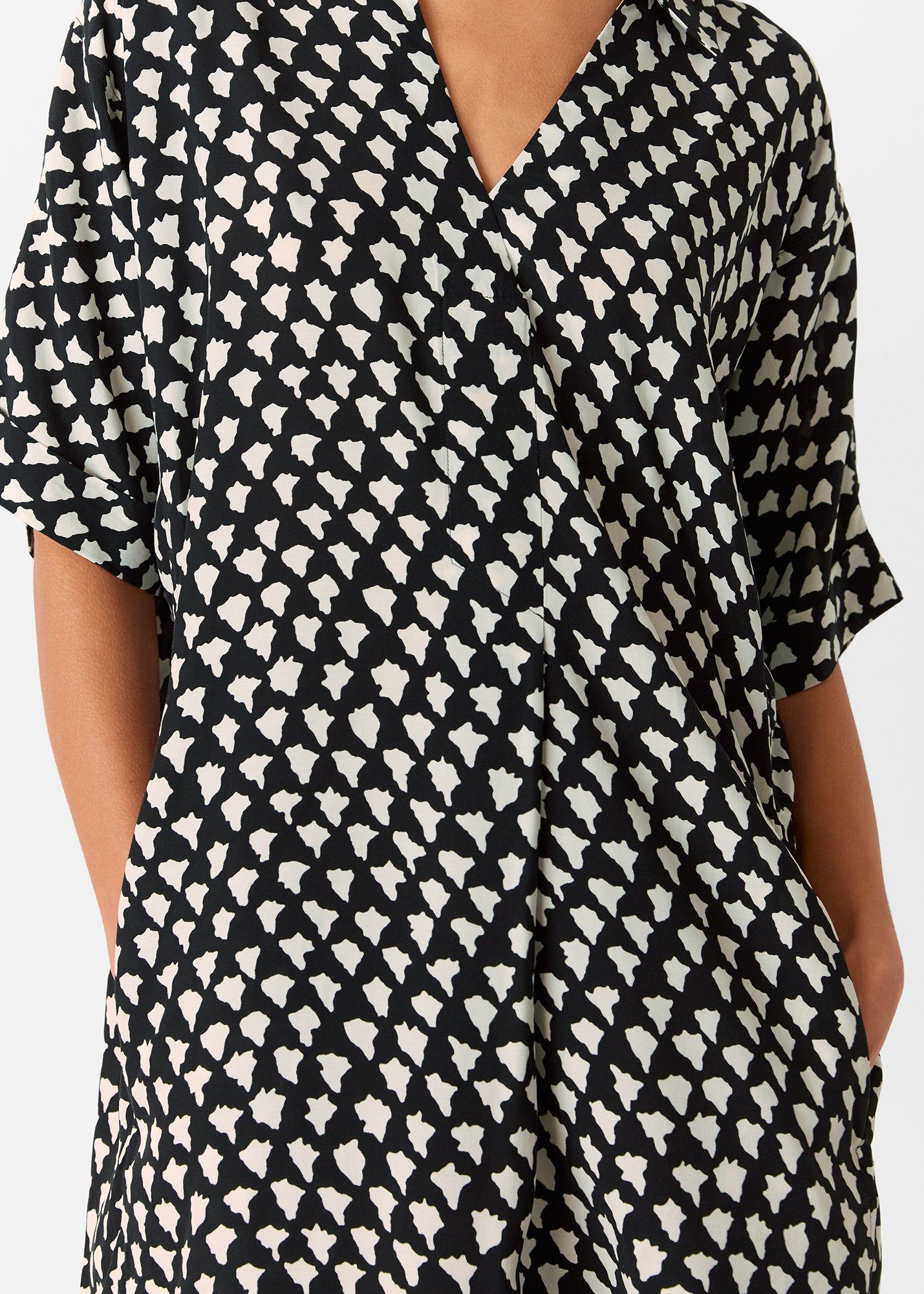 Black Triangle Relaxed Short Dress