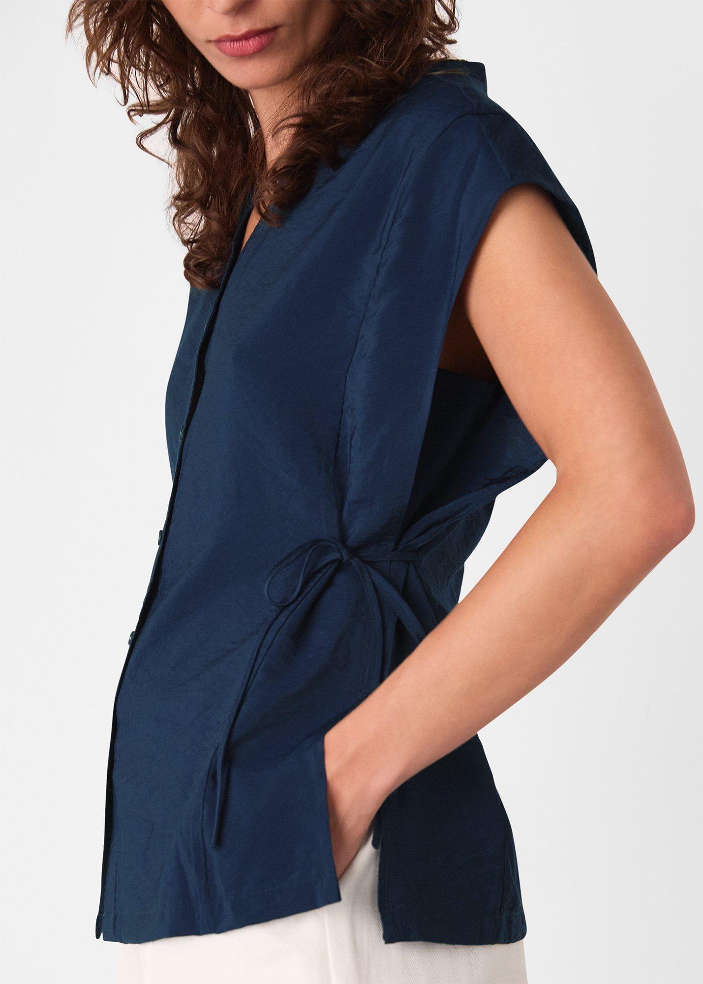 Navy Button Down Tie Side Shirt