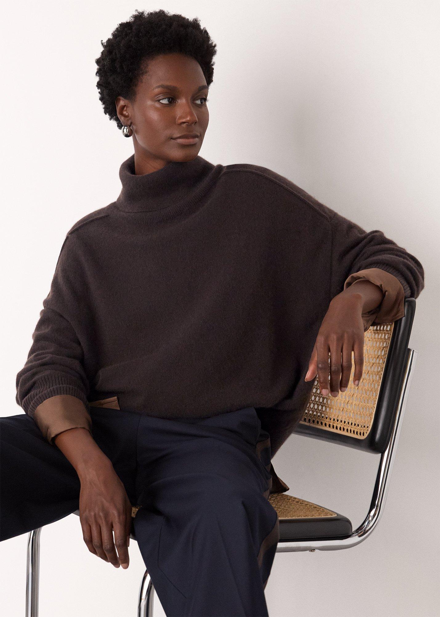 Brown Cashmere Seam Roll Neck Knit