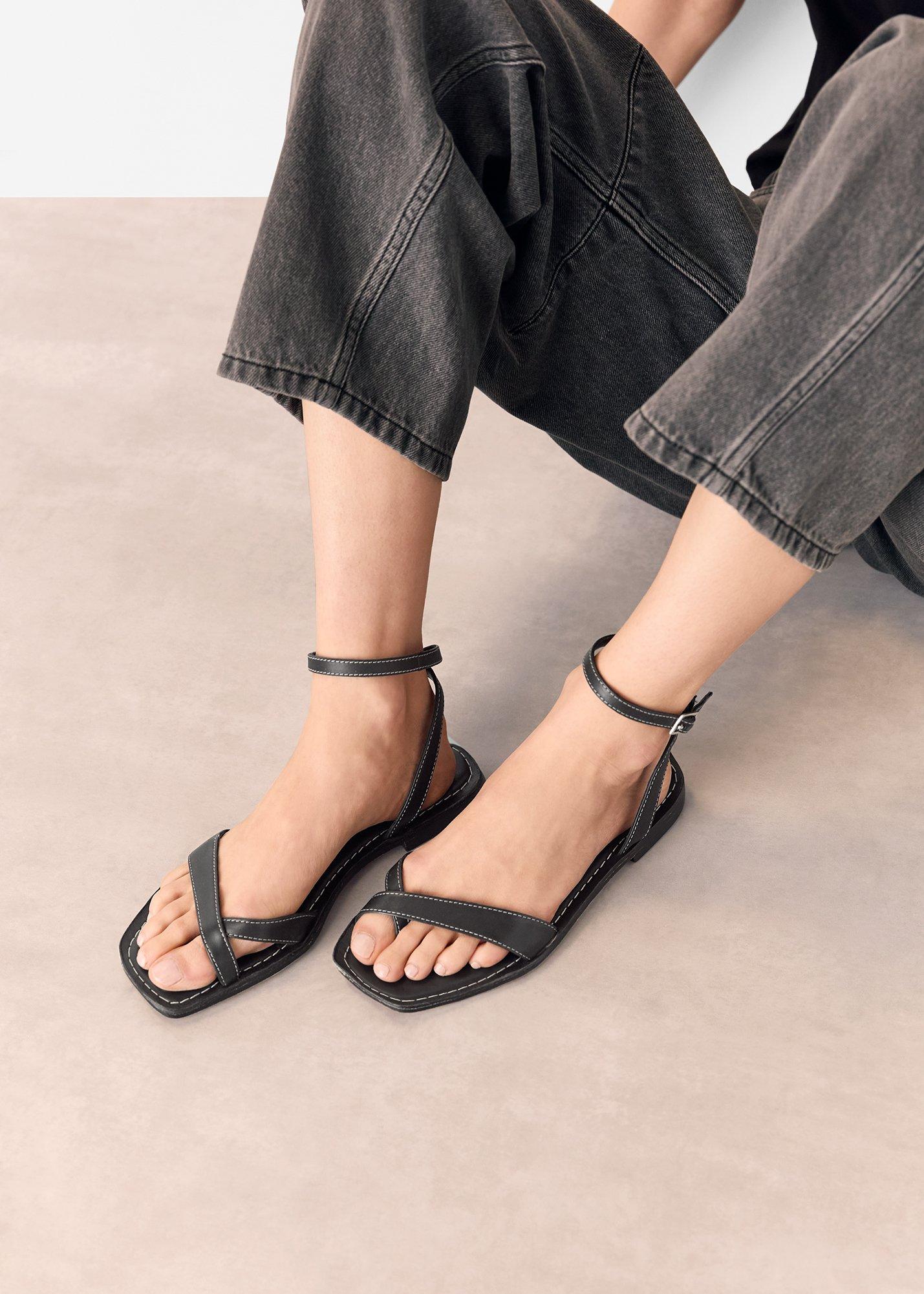 Black Toe Loop Strappy Sandal