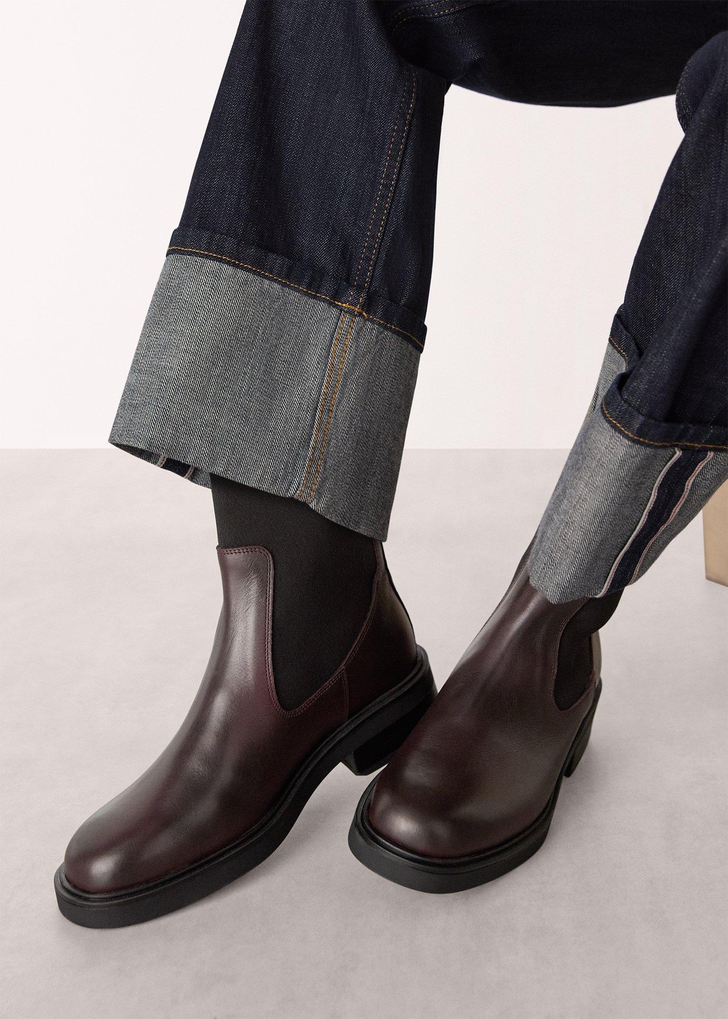 Burgundy Elasticated Chelsea Boot