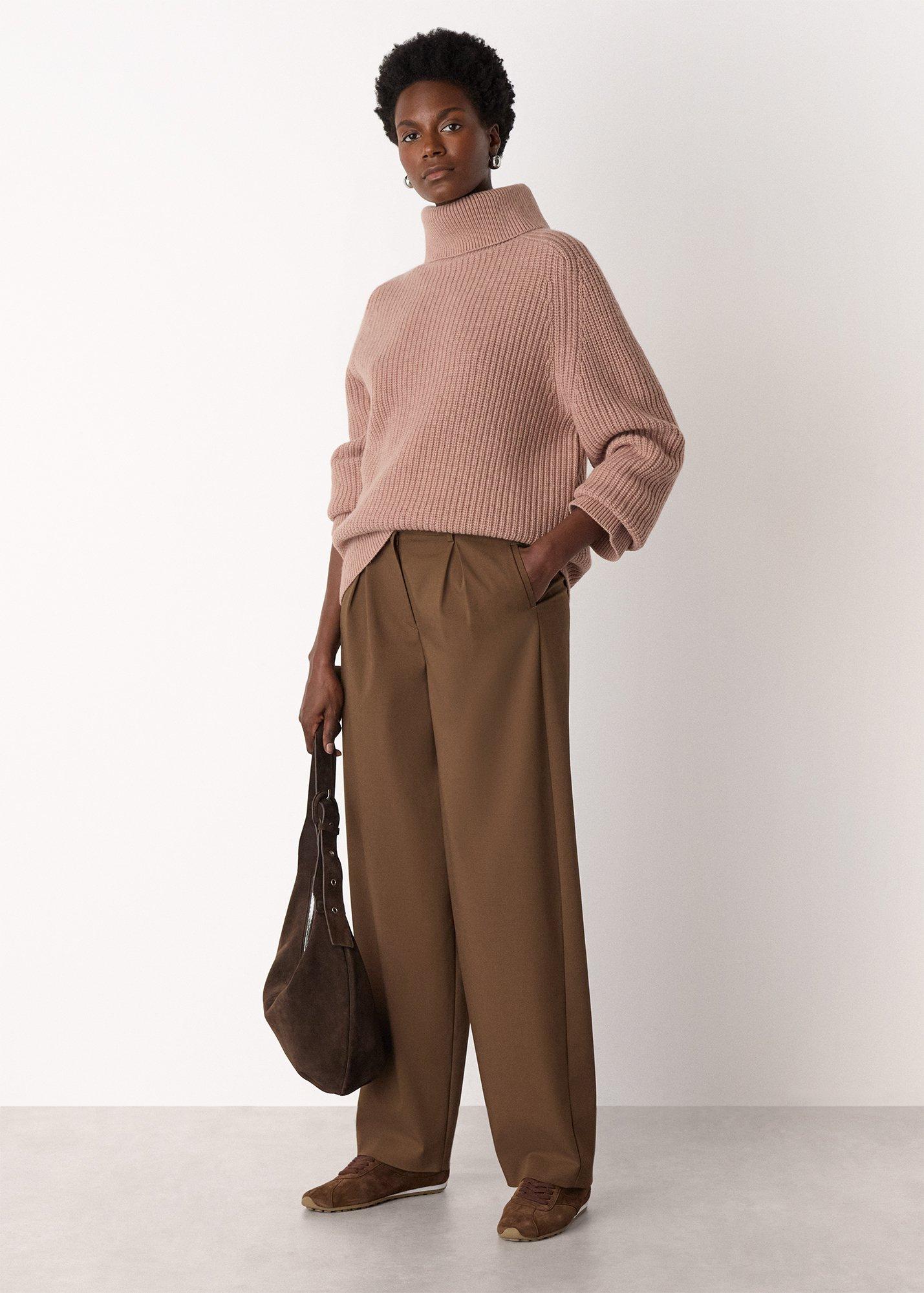 Rose Heavy Gauge Roll Neck Knit