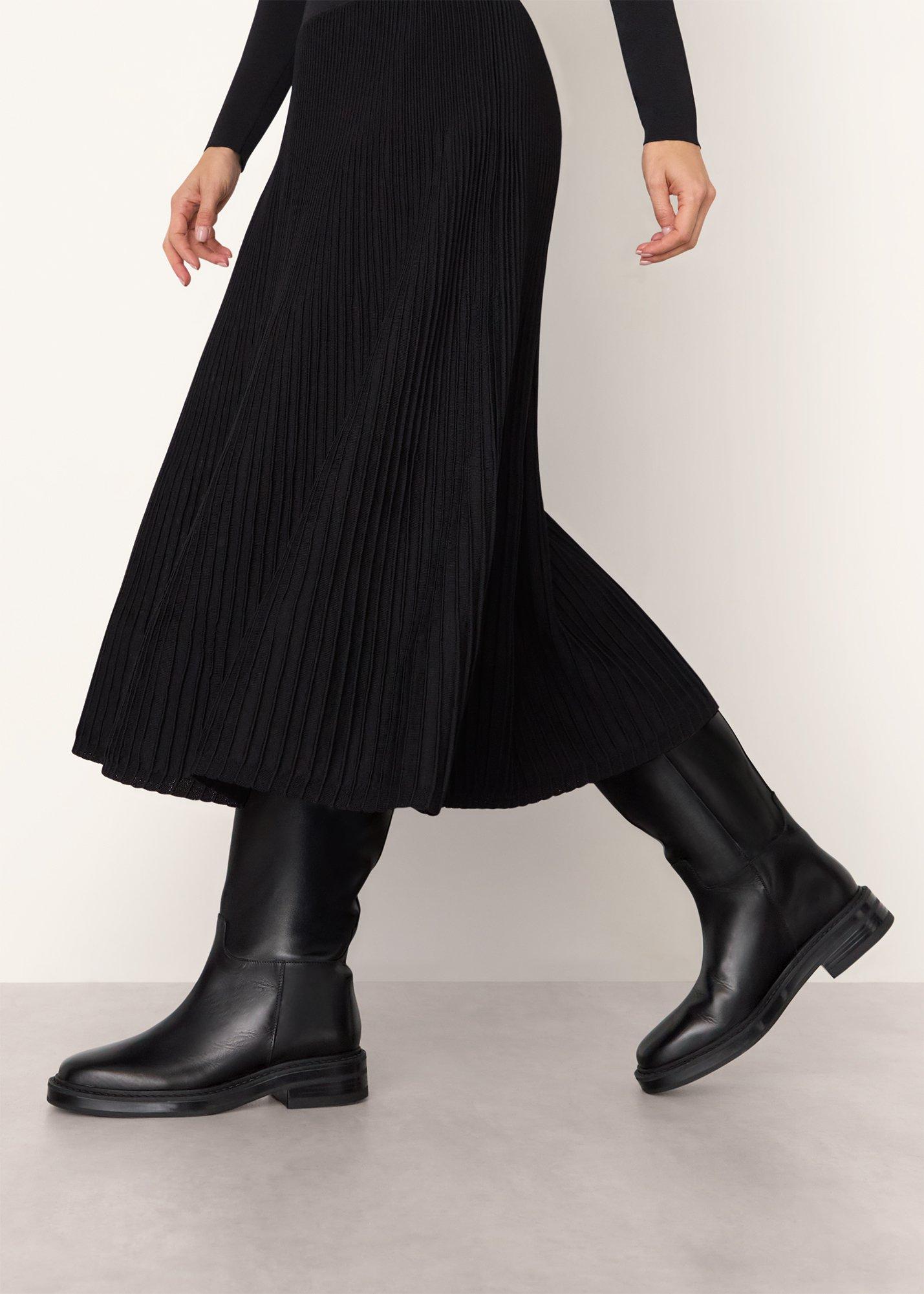 Black Knee High Riding Boot