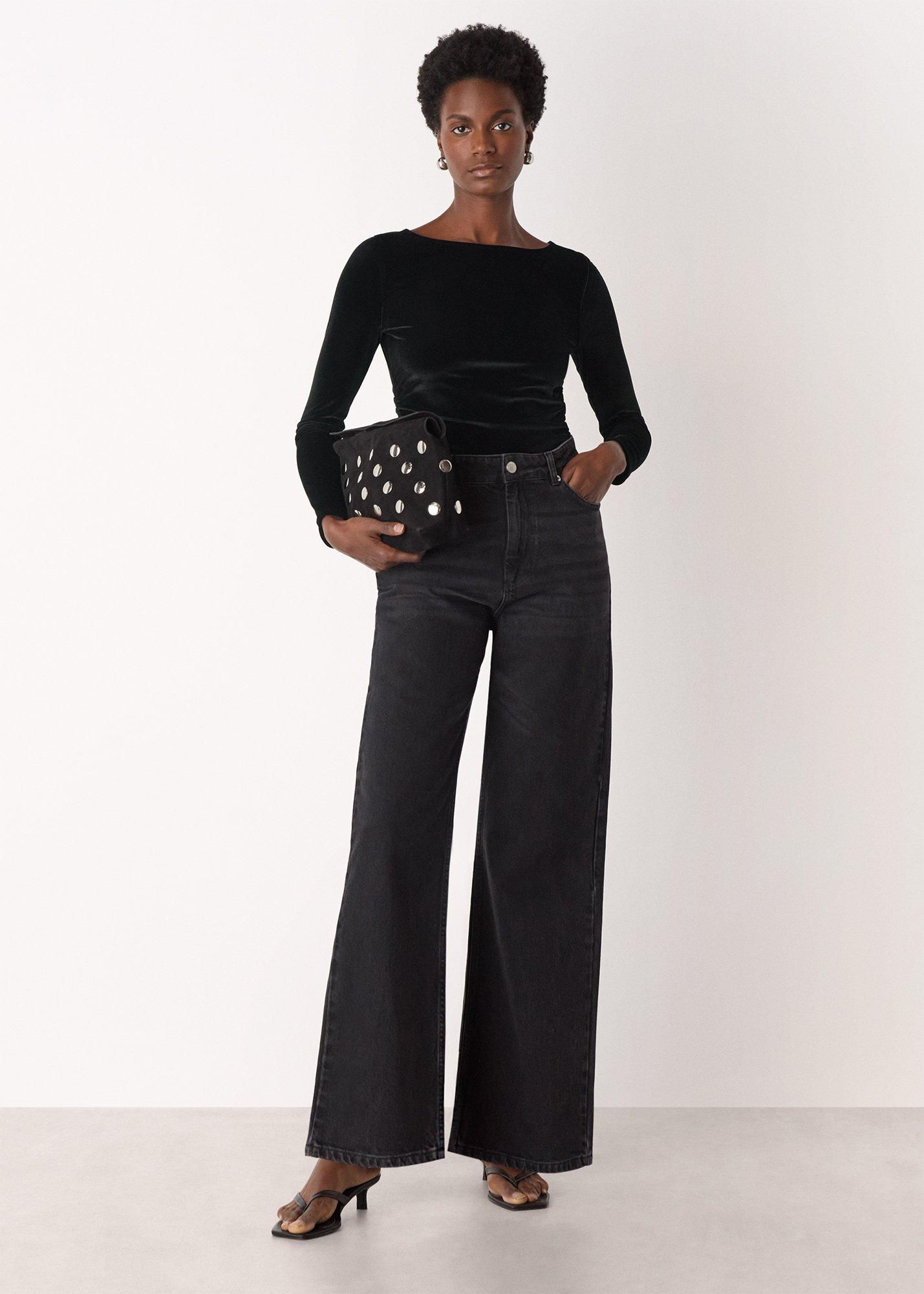 Black Straight Neck Velvet Top