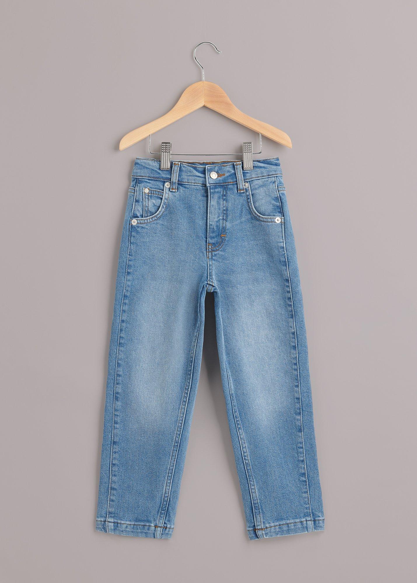 Light Wash Stretch Barrel Leg Jean