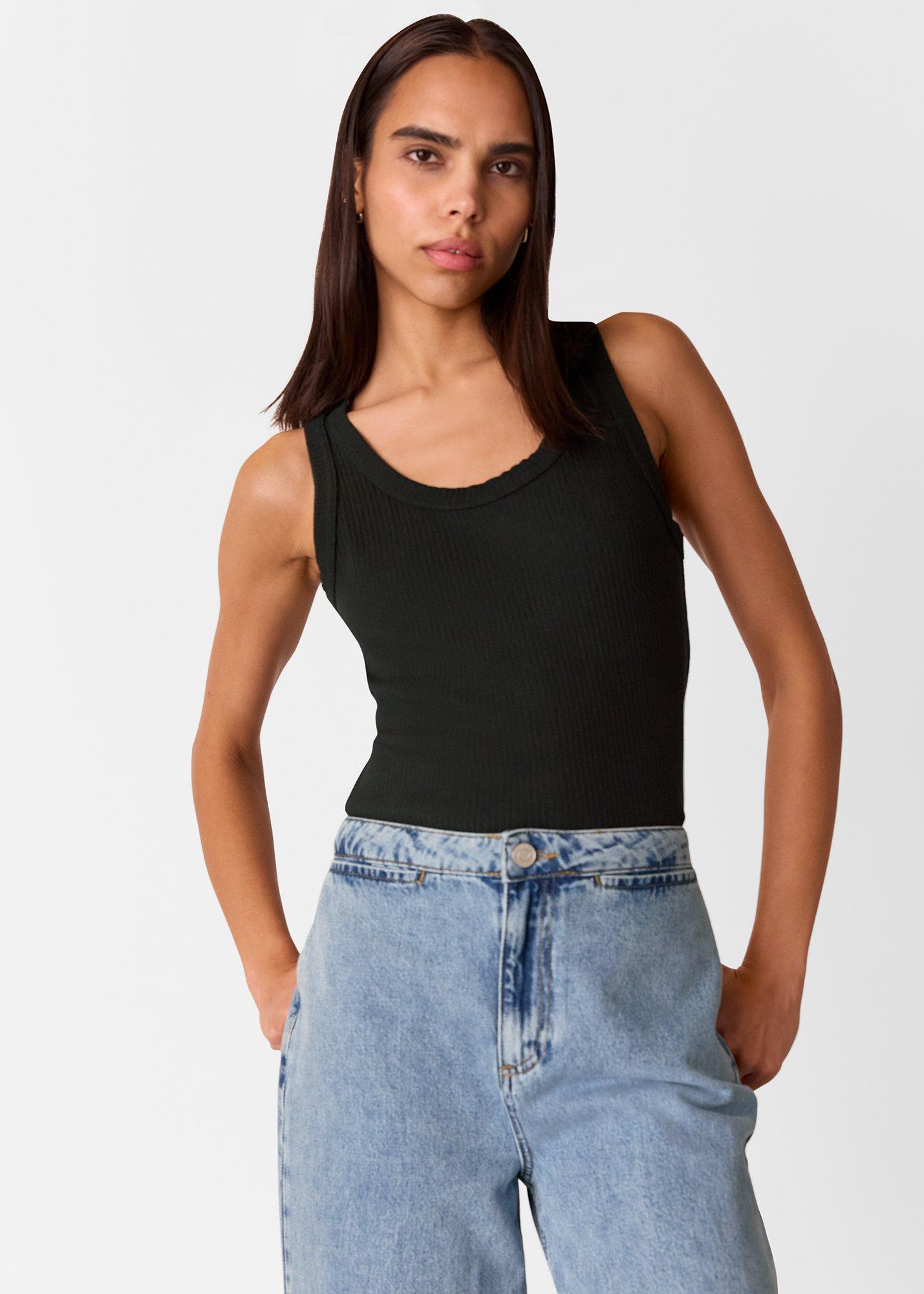 Black Ultimate Ribbed Scoop Vest